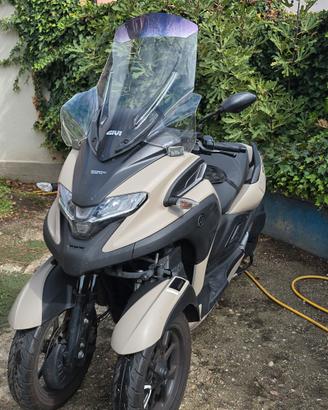 Yamaha tricity 300