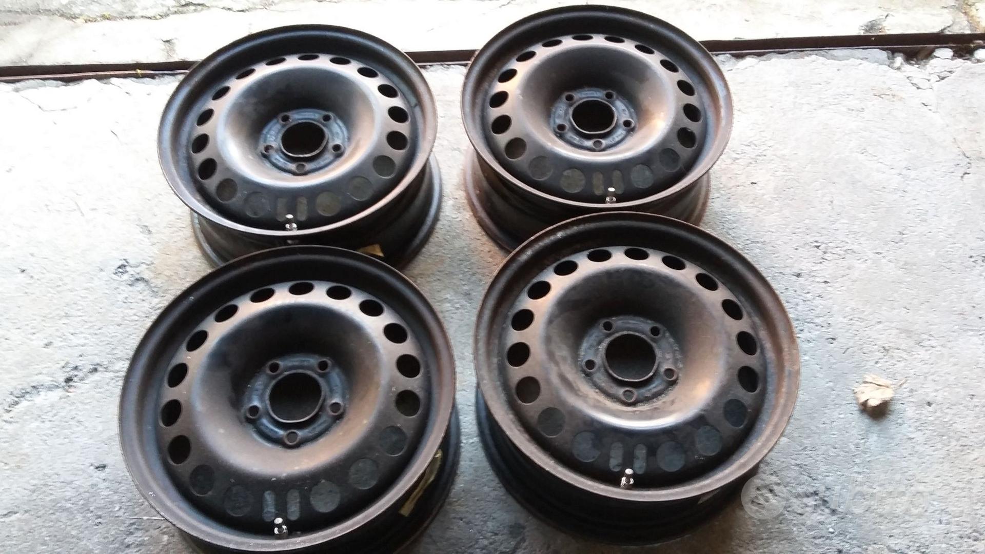 Cerchi In Acciaio Pro Comp Serie 51 – 15x8, 5x5.5, Finitura Nera Lucida, Nuovi