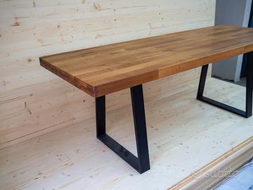 Tavolo in legno massello rovere