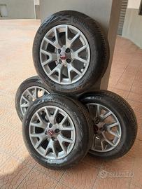 cerchi in Lega da 15" e gomme