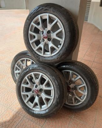 cerchi in Lega da 15" e gomme