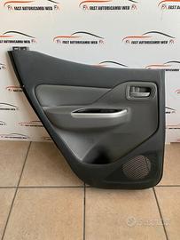 Pannello posteriore sinistro Mitsubishi L200 2016 