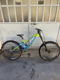 Mondraker Summum Dh