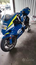 gsx-r 1000 pista