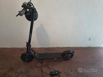 monopattino elettrico NAVEE V40 PRO