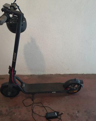monopattino elettrico NAVEE V40 PRO
