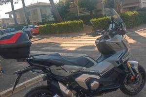 Honda x adv 750