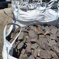 Per pavimentazioni esterne. Sampietrini nuovi: