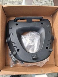 bauletto givi 45 lt. capienza due caschi jet 