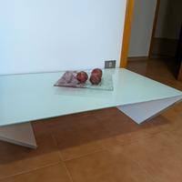 Tavolino in cristallo satinato 