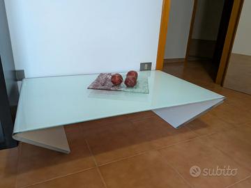 Tavolino in cristallo satinato 