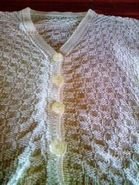 Golfino bianco di cotone fatto a mano