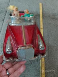 modello auto d'epoca anni 60