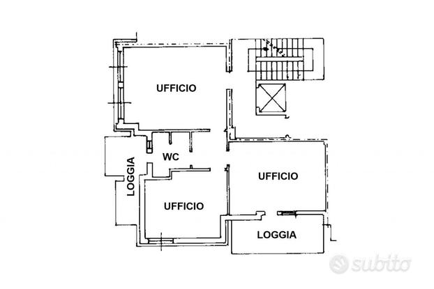 Ufficio con balconi in edificio condominiale