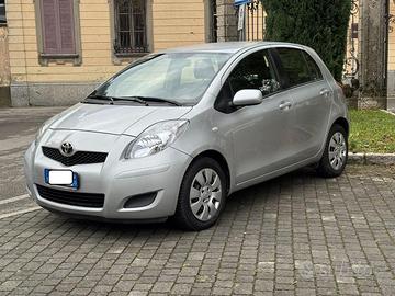 TOYOTA Yaris 1.0 5 porte