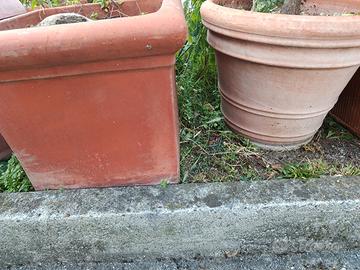 2vasi grandi in cotto