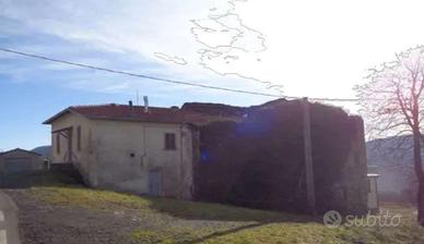 Complesso immobiliare a Bardi (PR)