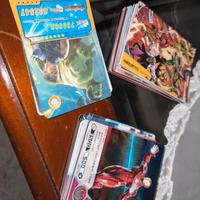 Raccoglitore con varie card Marvel