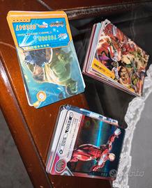 Raccoglitore con varie card Marvel