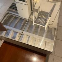 Mobile a specchio con ante Ikea