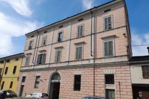 Immobile in asta di 333 m² con più di 5 locali e b
