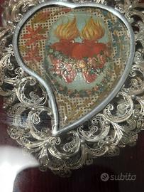 Quadro incorniciato con oggetto devozionale