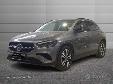 MERCEDES-BENZ GLA 200 d Progressive Advanced Plus