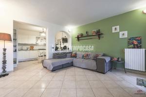 PORZIONE DI CASA SU PIU' LIVELLI CON GIARDINO PRIV