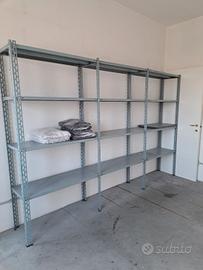 scaffale in metallo