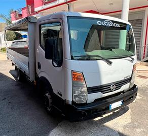 Nissan Cabstar 35.110 CON CENTINA E TELO