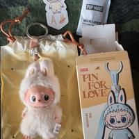 Labubu Pin For Love A-M - lettera A originale