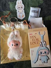 Labubu Pin For Love A-M - lettera A originale
