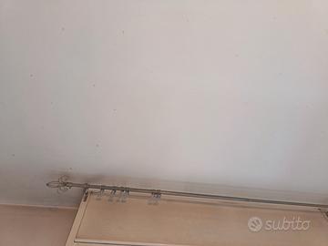 Bastone Ikea con ganci e tenda Ikea