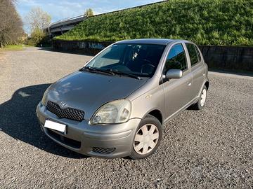 TOYOTA Yaris 1.0i 16V cat 5 porte Sol 2003