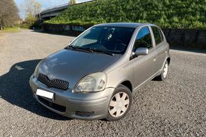 TOYOTA Yaris 1.0i 16V cat 5 porte Sol 2003