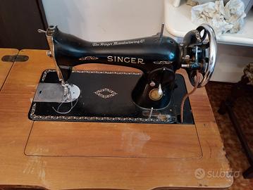 macchina da cucire Singer anni 40.