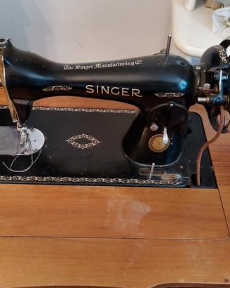 macchina da cucire Singer anni 40.