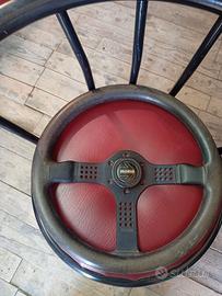 Volanti sportivi d'epoca.