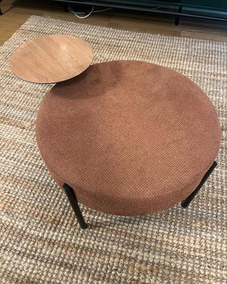 Pouf rotondo color terracotta con tavolino legno