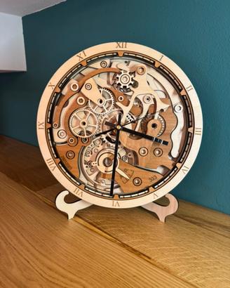 Orologio in legno modello ingranaggi