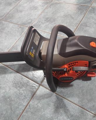 Motosega Hitachi a scoppio 