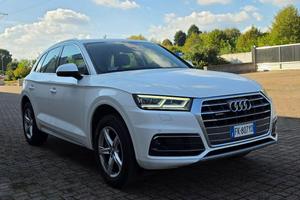 AUDI Q5 40 TDI Stronic