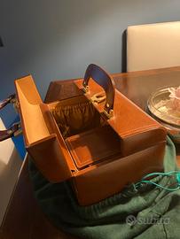 Beauty case in vera pelle