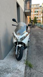 Schooter Burgaman 120cc