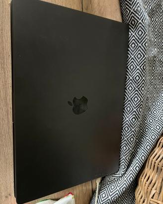 Macbook pro m3 pro 16 pollici 18 ram 512 ssd nero
