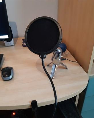 Filtro anti-pop per microfono con asta malleabile
