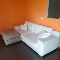 Divano 4 posti con pouf