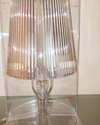 lampada da comodino trasparente della Kartell 