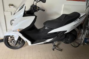 Scooter Suzuki Burgman 400