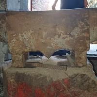 Incudine in ferro usata